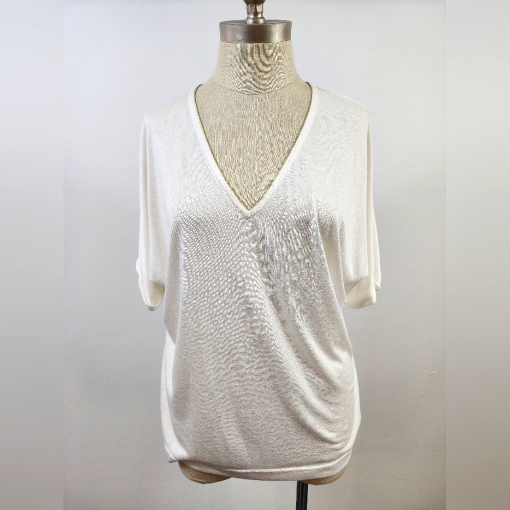 Laure + Max White V-Neck Women's Top, Size XLarge